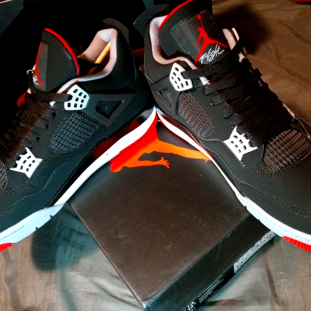 Jordan 4 breds